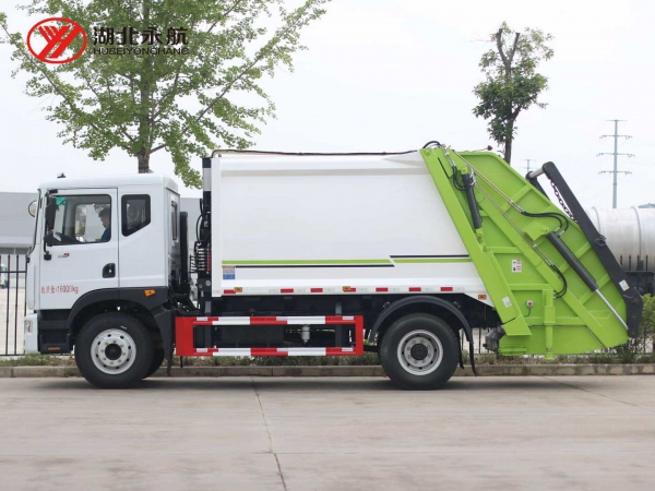 东风多利卡D9(10方)压缩式垃圾车