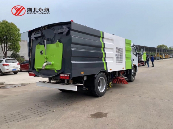 东风大多利卡D7洗扫车