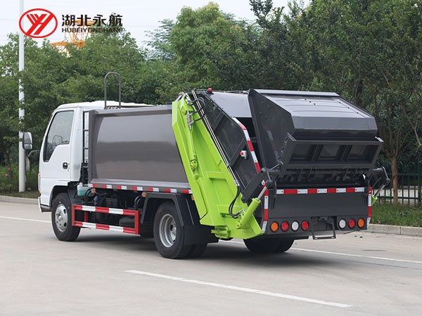 庆铃五十铃100P(6方)压缩式垃圾车