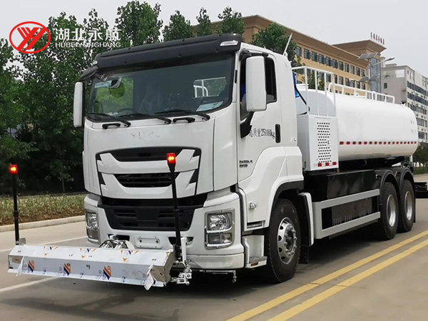 庆铃25吨纯电动路面清洗车