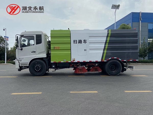 东风天锦扫路车