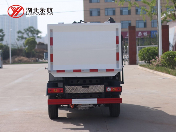 德力纯电动侧装垃圾车