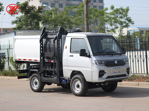 德力纯电动侧装垃圾车