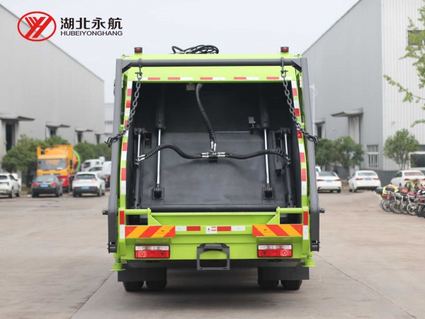 东风多利卡D9(10方)压缩式垃圾车