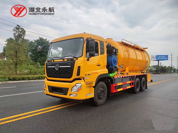 东风天龙后双桥吸污车