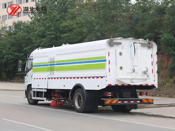 上汽跃进纯电动洗扫车