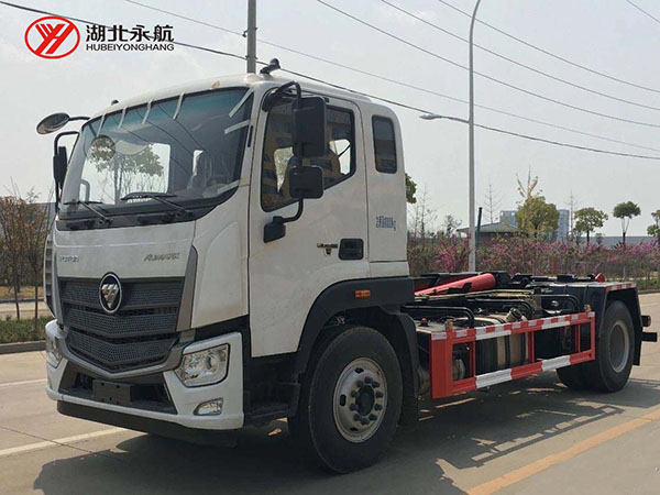 福田欧马可钩臂垃圾车