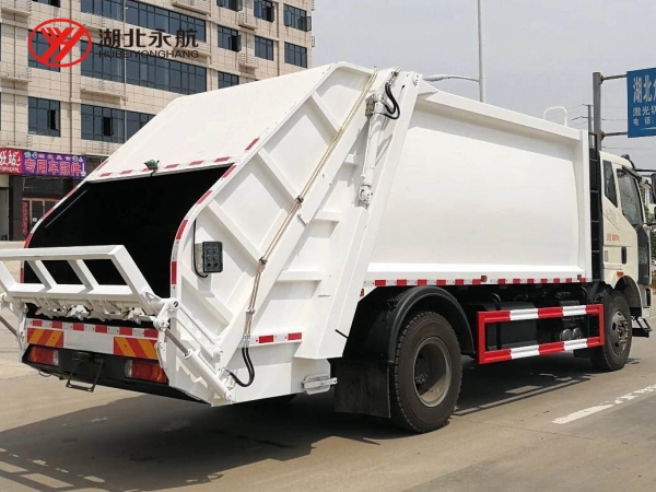 解放J6L 12方压缩式垃圾车