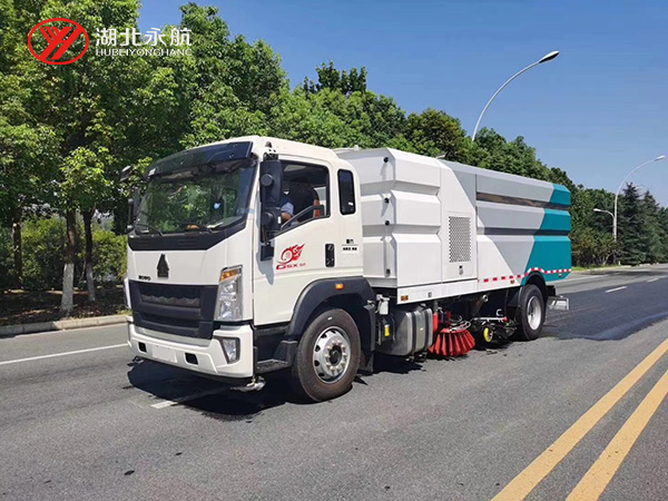 重汽豪沃洗扫车
