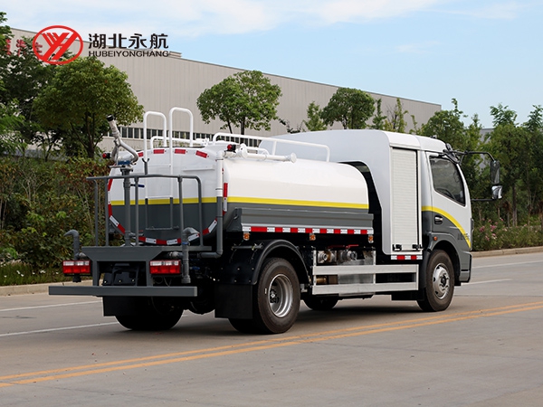 东风凯普特纯电动洒水车