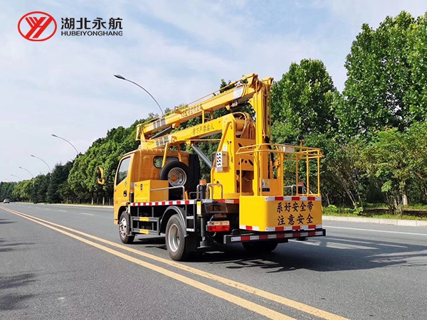东风小多利卡13.5米高空作业车