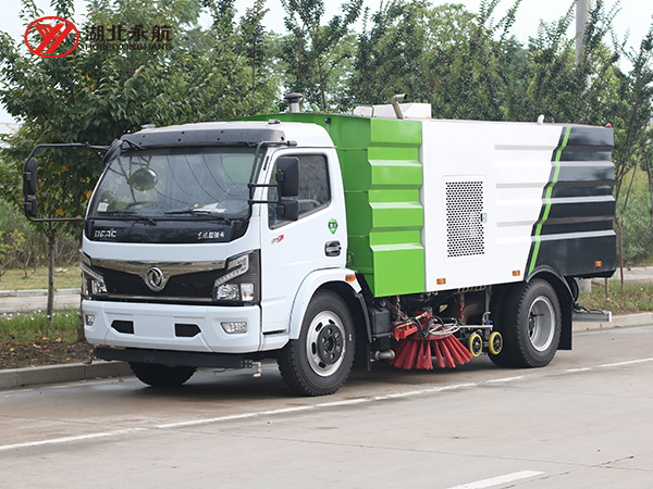 东风大多利卡D7洗扫车