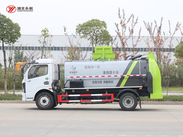 东风大多利卡D7餐厨垃圾车