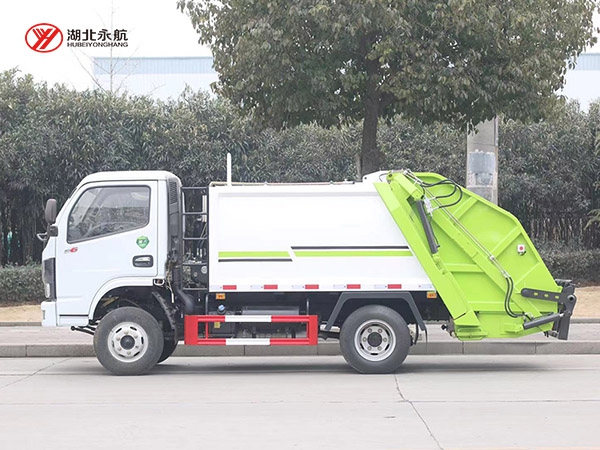 东风福瑞卡4方压缩式垃圾车