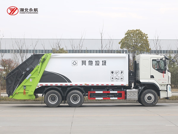 柳汽乘龙18方压缩式垃圾车