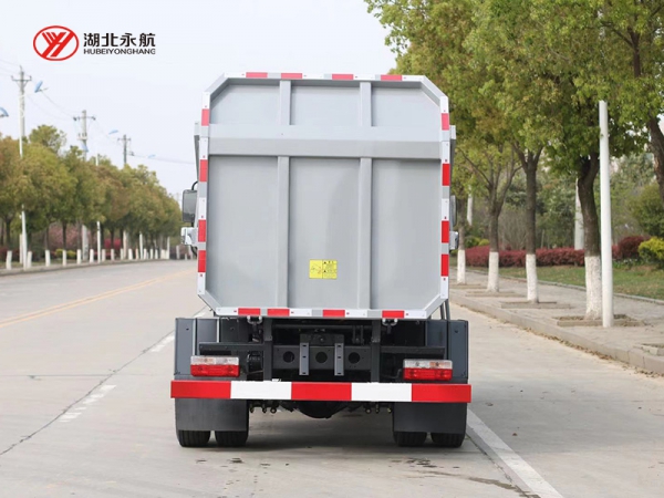 东风大多利卡D7侧装垃圾车