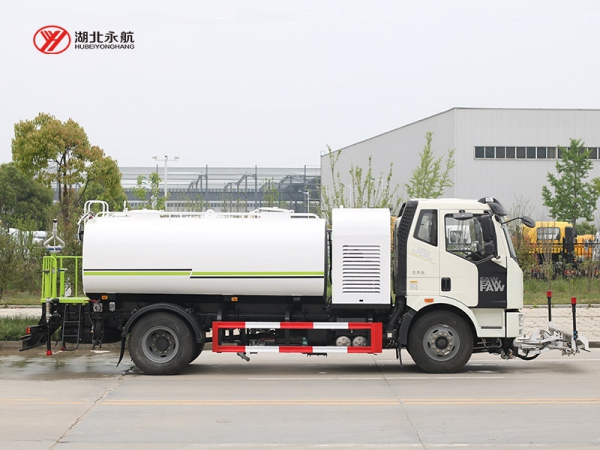 解放J6L路面清洗车