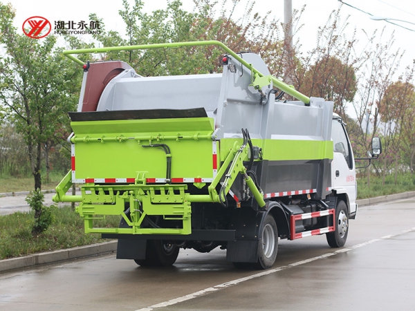 庆铃7方无泄漏压缩式垃圾车