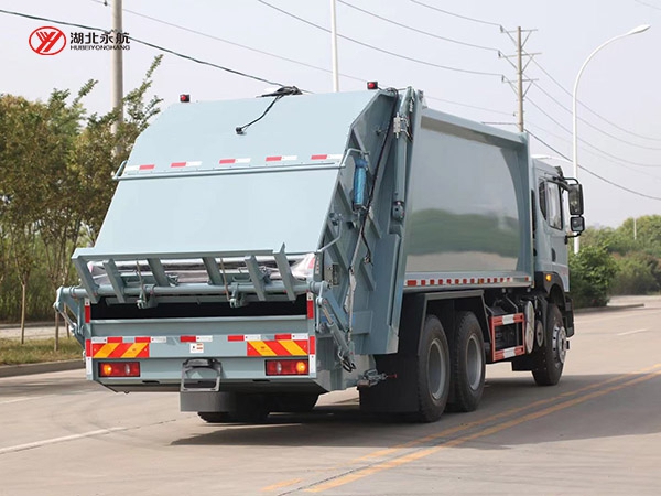 东风华神T5后双桥18方压缩式垃圾车