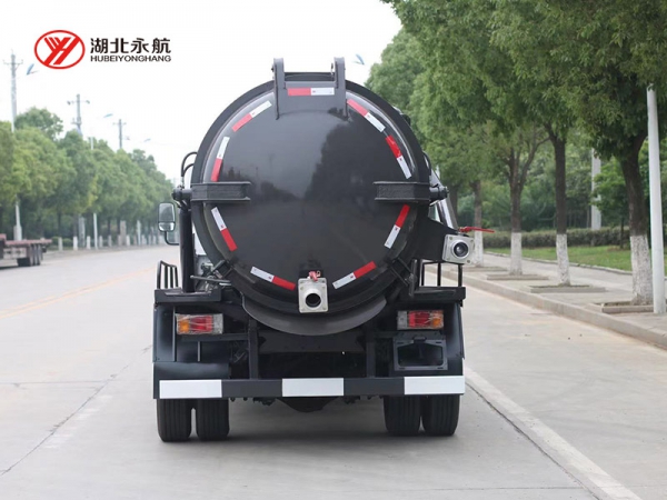 庆铃五十铃ELF吸污车