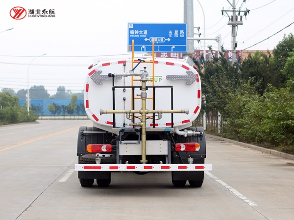 吉利龙腾纯电动洒水车