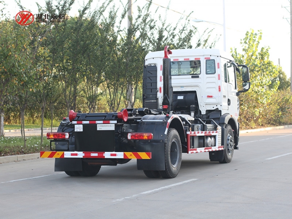 重汽HOWO(天然气)钩臂垃圾车