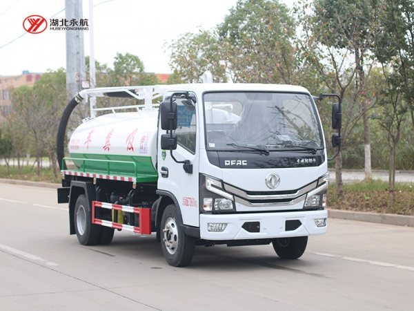 东风小多利卡D6吸粪车