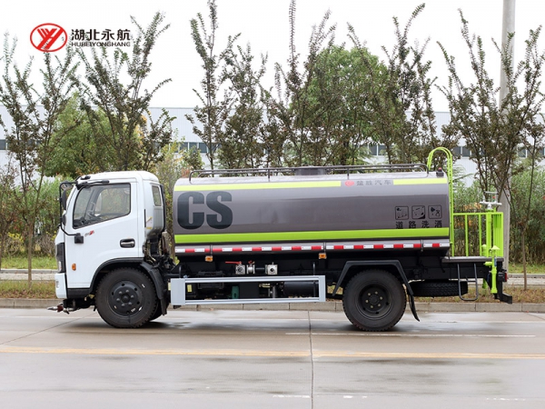 东风福瑞卡洒水车
