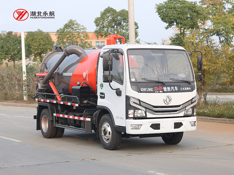 东风小多利卡D6吸污车