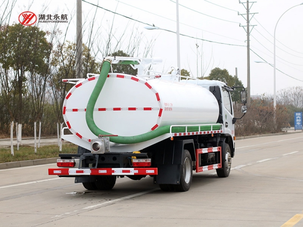 东风大多利卡D7吸粪车