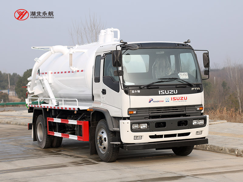 庆铃五十铃FTR吸污车