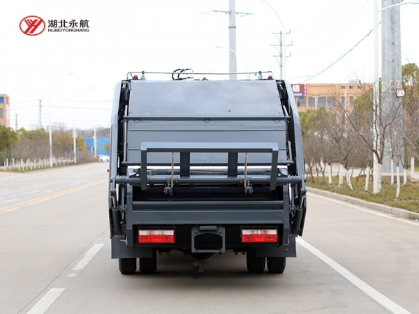 东风福瑞卡(天然气)6方压缩式垃圾车