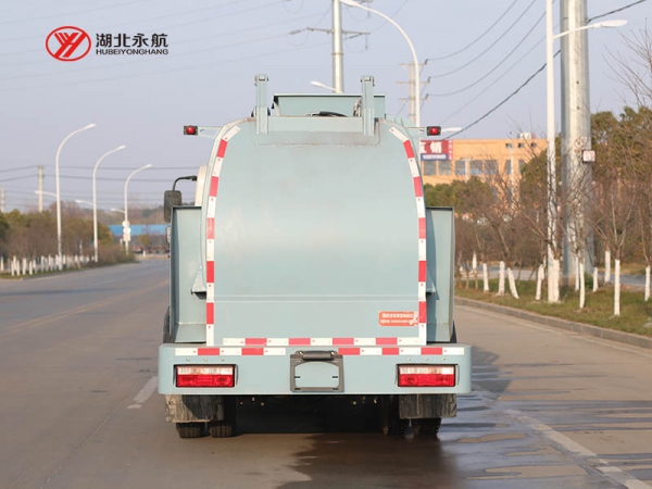 东风华神8吨纯电动餐厨垃圾车