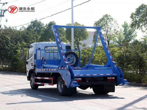 东风大多利卡D7摆臂垃圾车