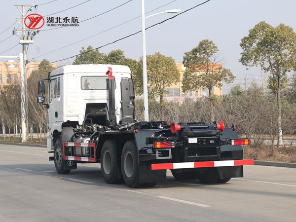 陕汽德龙后双桥新M3000钩臂垃圾车