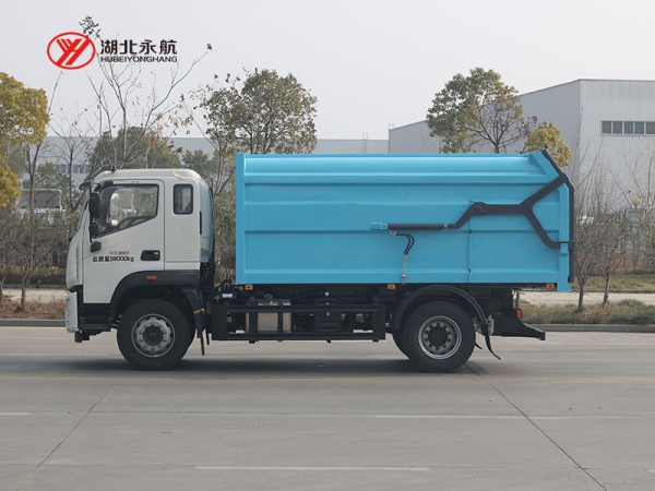 福田领航对接垃圾车