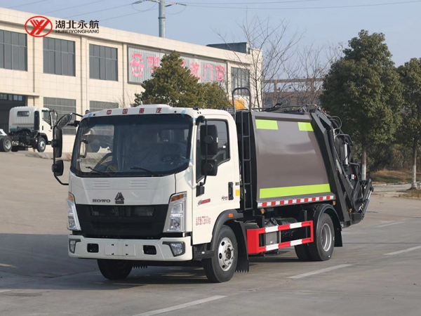 重汽豪沃6方压缩式垃圾车