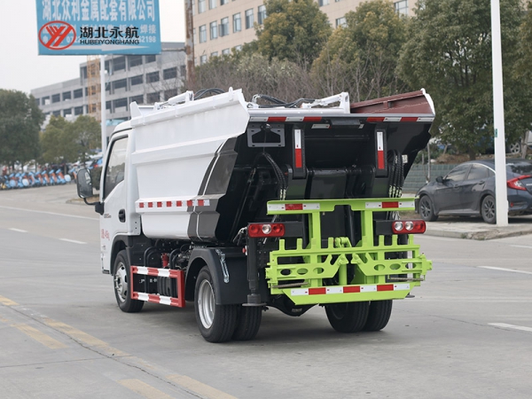 上汽跃进高位自装卸式垃圾车