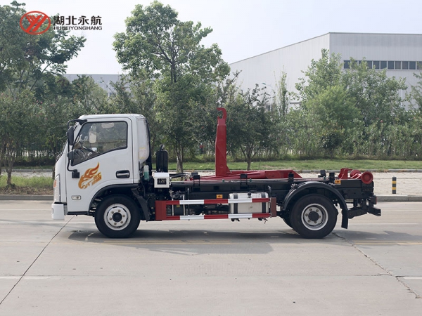 重汽豪曼钩臂垃圾车