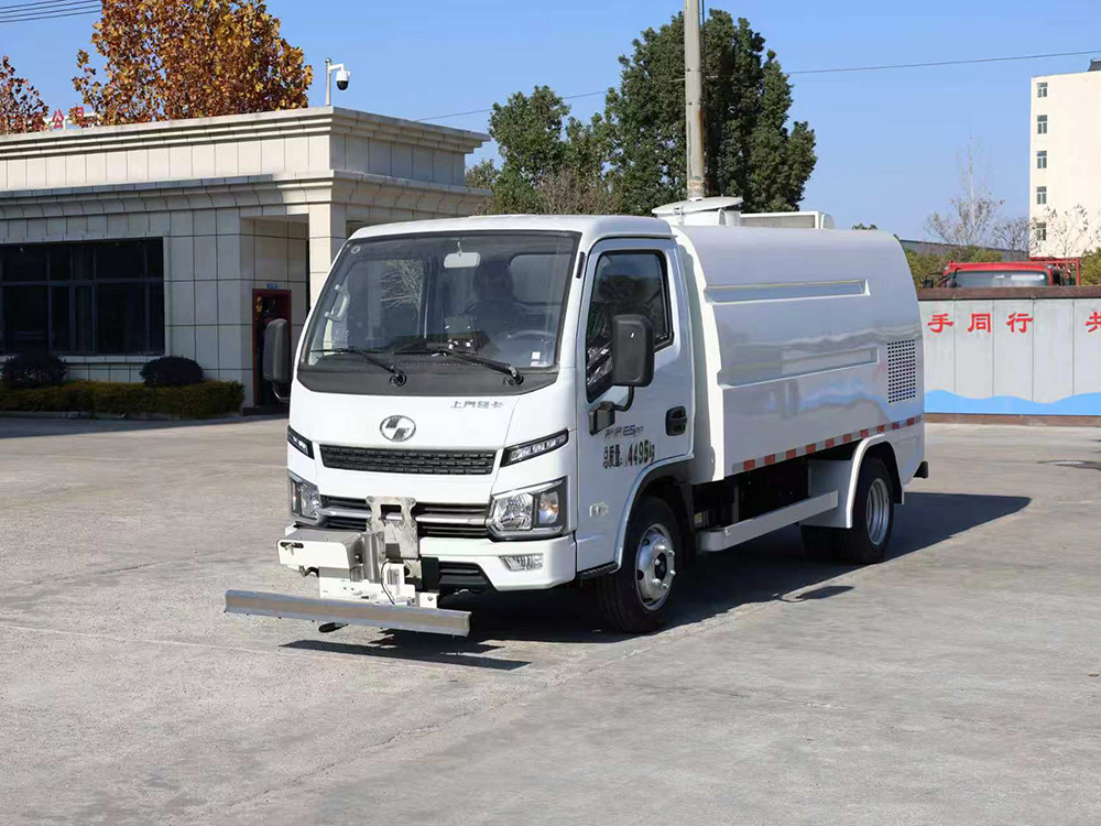 纯电动路面养护车