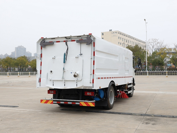 福田欧马可纯电动洗扫车