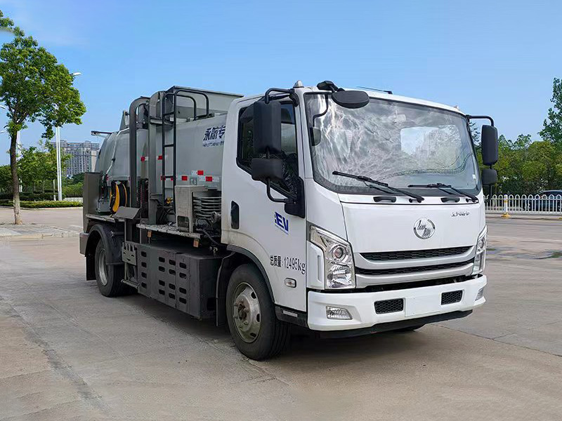 上汽跃进纯电动餐厨垃圾车