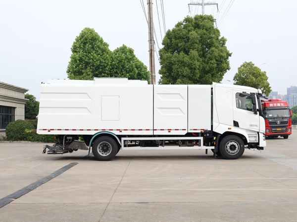 比亚迪滚扫车